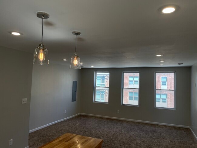 Photo - 1017 W Baltimore St Unit B