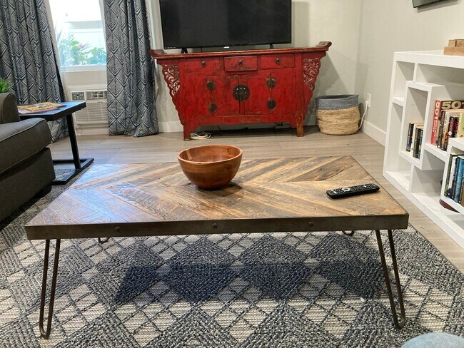 Living Room - 12014 Kling St Unidad 7