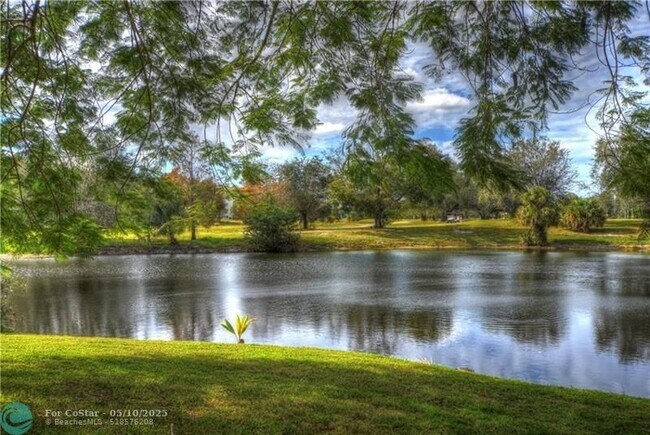 Photo - 3499 Oaks Way Unit 201