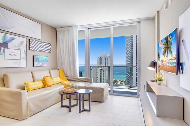 Building Photo - 4112 Jimmy Buffett Mem Hwy