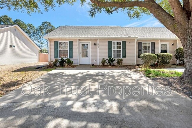 Building Photo - 1366 Pinnacle Ln