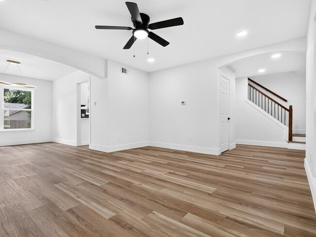 Photo - 1500 Endicott Dr