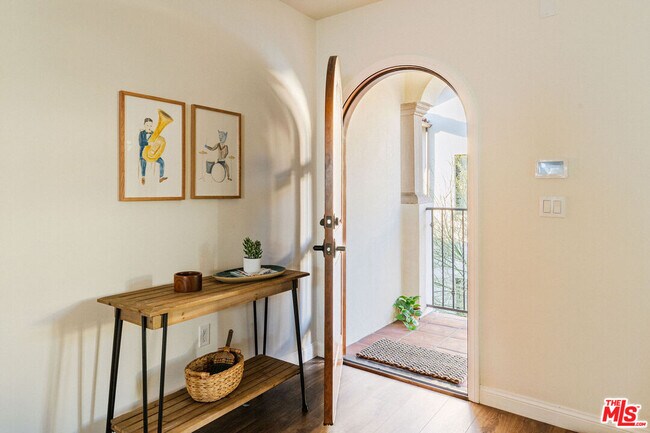 388 S Los Robles Ave Unit 206