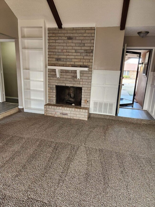 Photo - Charming 5 Bedroom!!