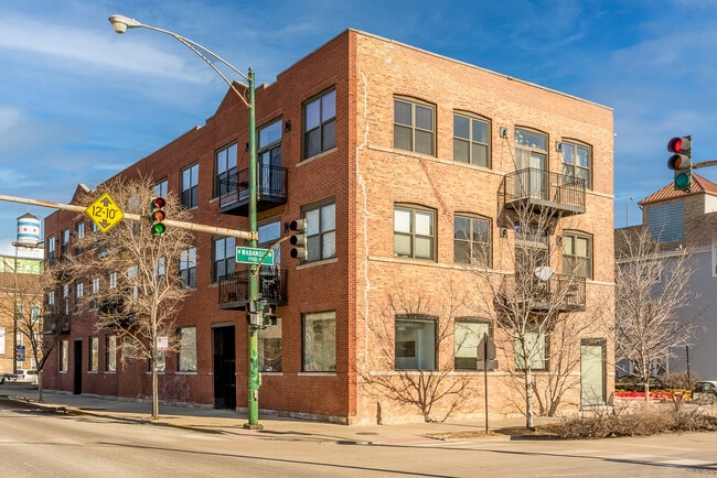 Building Photo - 1560 W Wabansia Ave Unit 2E Rental