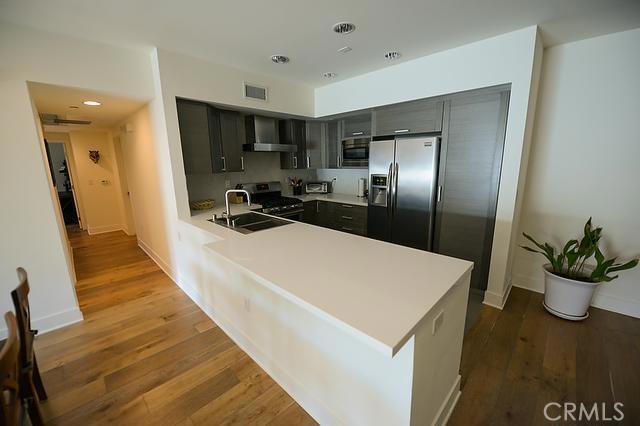 Photo - 7133 Hawthorn Ave Unit 202