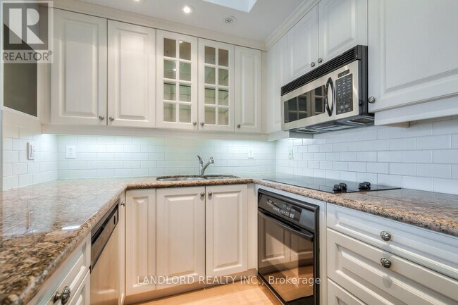 Photo - 77 McMurrich St Unit 307