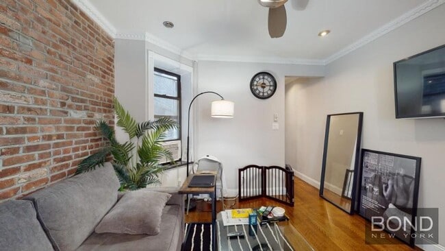Building Photo - 219 E 23rd St Unit 14 Rental
