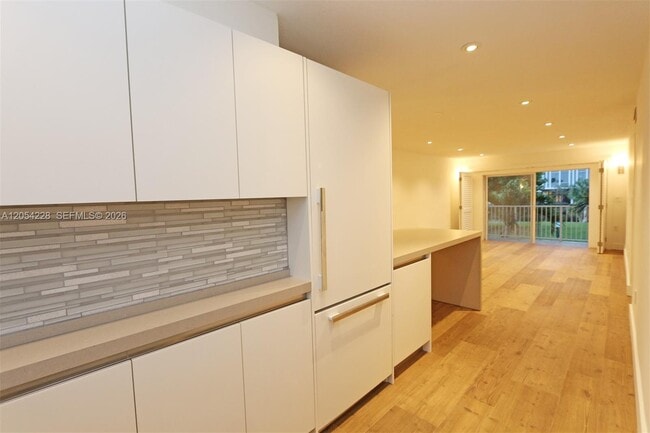Building Photo - 7570 SW 82nd St Unit F212