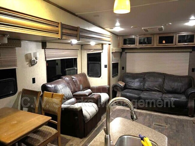 Photo - 1317 E Main St