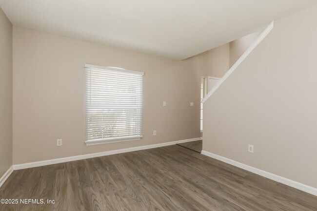 Photo - 683 Southland Ln