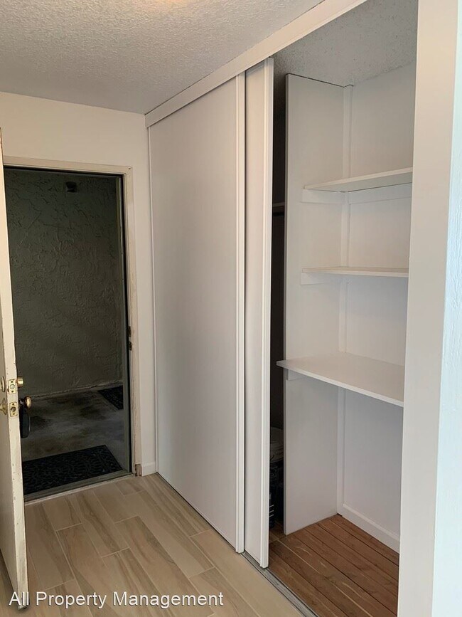 Photo - 2 br, 2 bath House - 5009 Palmetto Ave # 34