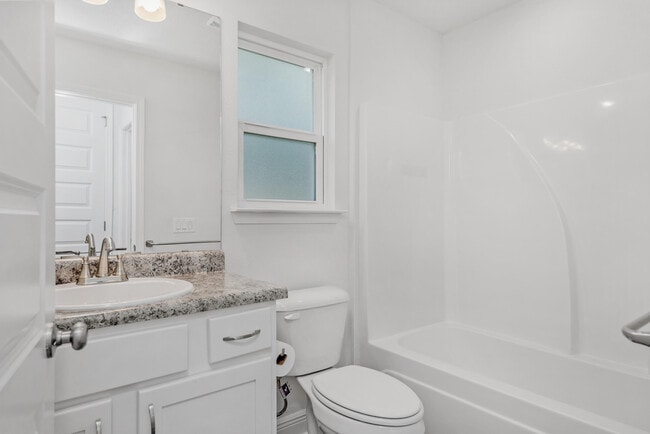 Photo - 8154 Lawton St