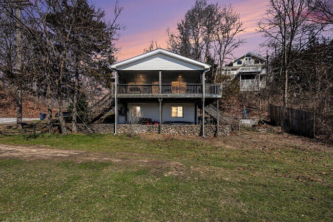 Building Photo - 5884 Rays Dr