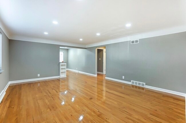 Photo - 4936 Kelsch Ln Unit #1