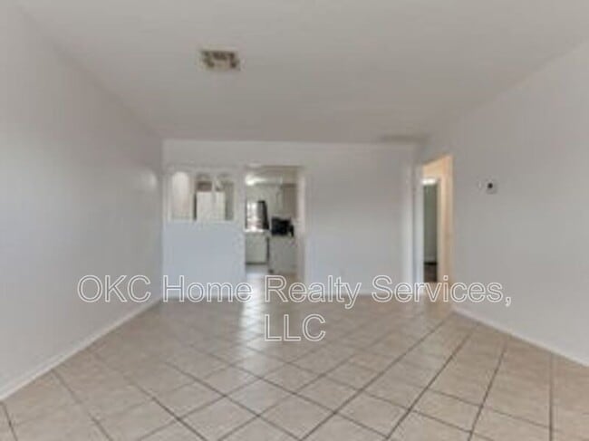 Photo - 7123 NW 16th St