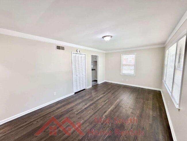 Photo - 3284 Parham St