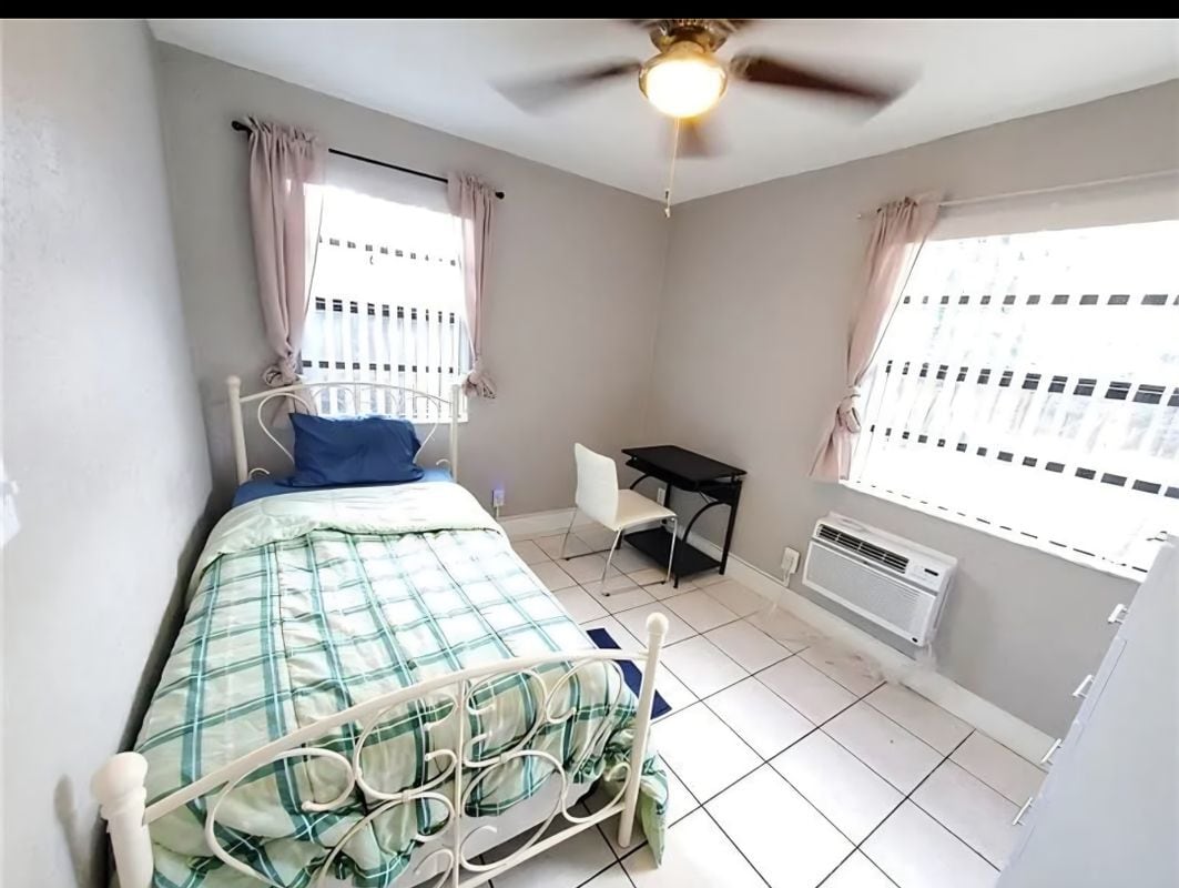 Photo - 1621 NW 7th Terrace Unidad B