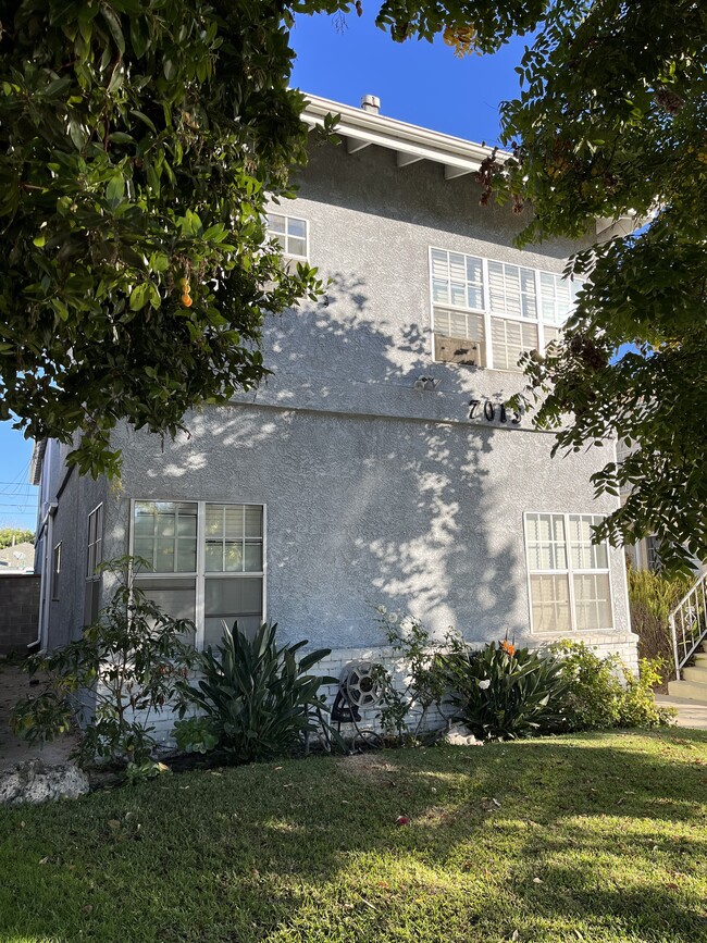 Building Photo - 7013 W Manchester Ave Unit 7013