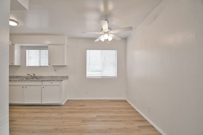 Photo - w4521 Unit 4519