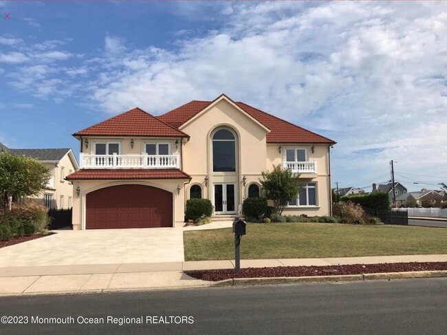 Photo - 220 Pointe Dr