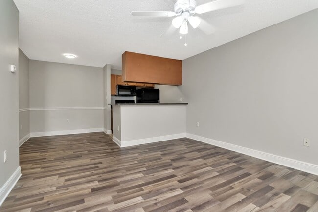 Photo - Water Front 1 Bedroom 1 Bath Condo for Rent in Brandon - 2nd Floor - Incredible Views Unit 205