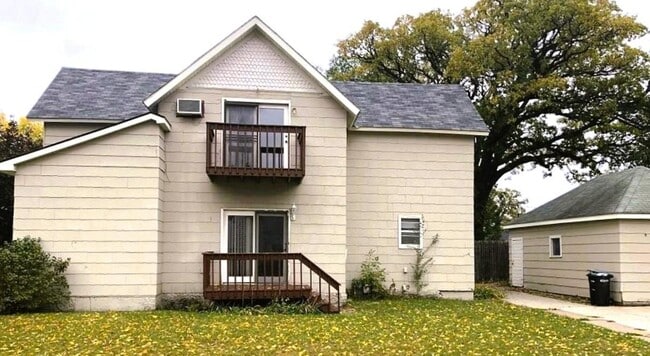 Photo - 500 1st St NE