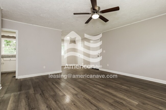 Photo - 827 Oak Ridge Dr