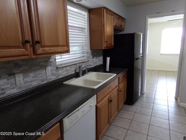 Photo - 2701 Lewis St