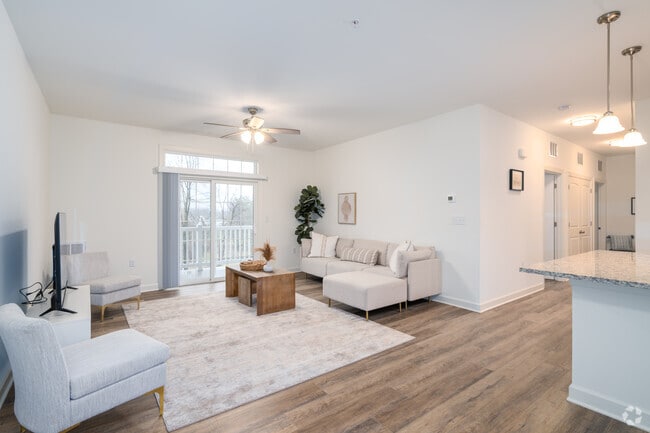 3BR, 2BA - 1,372SF - Living Room