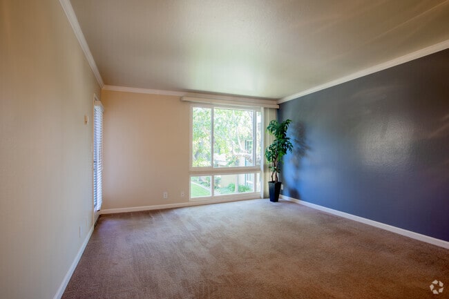 1BR, 1BA - 650SF