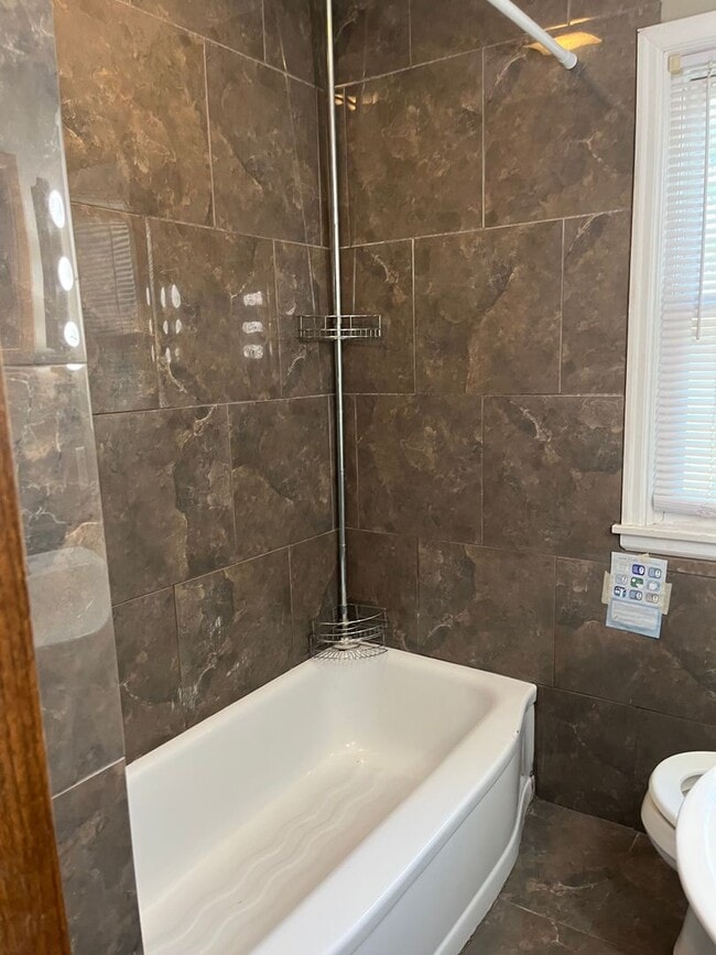 Photo - 868 20th Ave SE Unidad 1