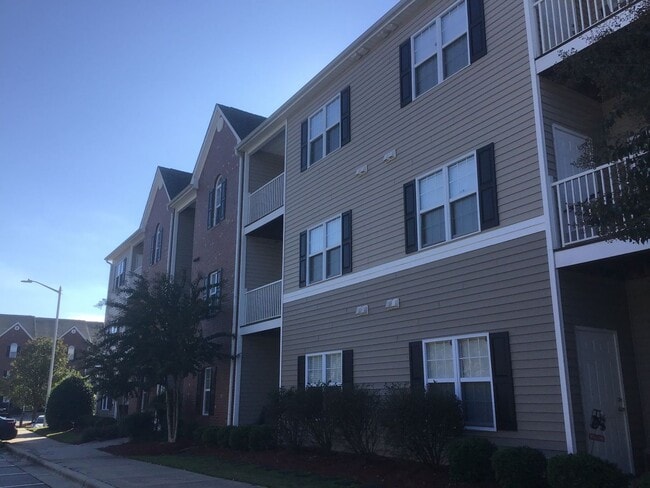 Building Photo - LANDFALL CONDO
