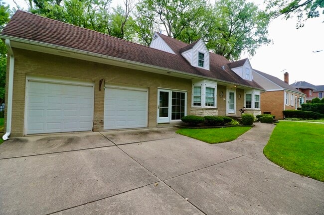 Photo - 1111 S Washington Ave