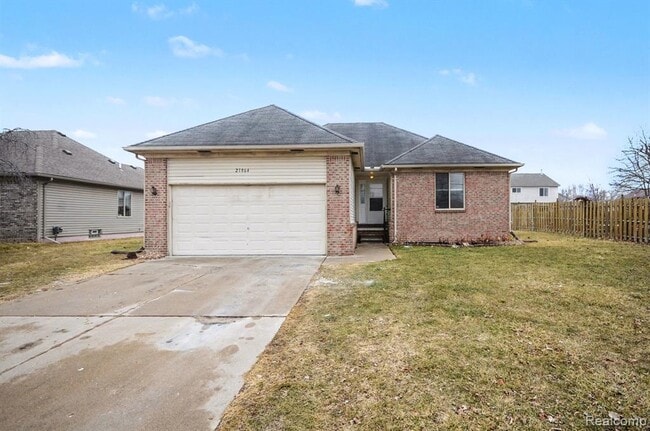 Photo - 21864 Laurel St