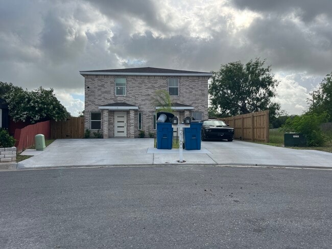 Building Photo - 2160 Alexandra Ct Unit 1