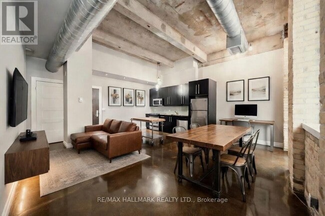 Photo - 201 Carlaw Ave Unité 120