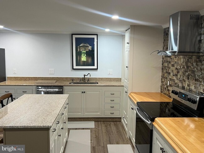 Photo - 216 Stern Cove