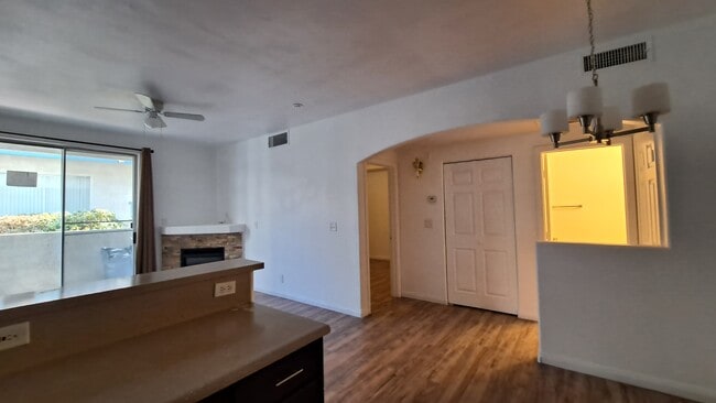 Photo - 4960 Harrison Dr Unidad CONDO FOR RENT