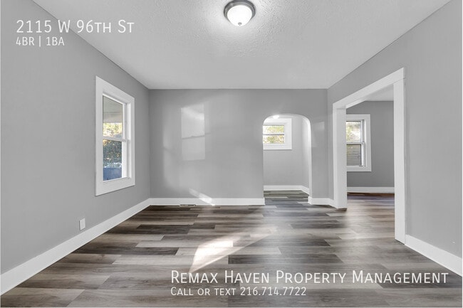 Photo - 2115 W 96th St