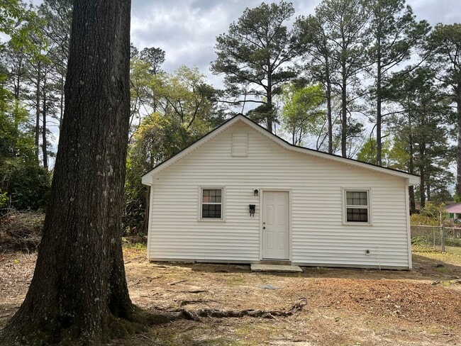 Building Photo - 402 S Elm St Rental