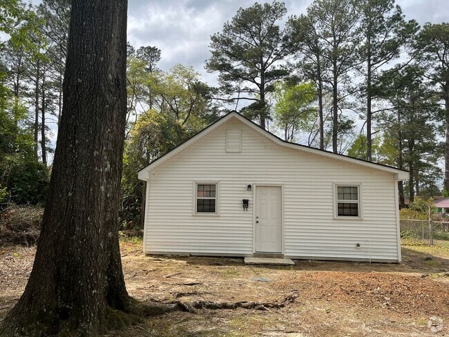 Building Photo - 402 S Elm St Rental