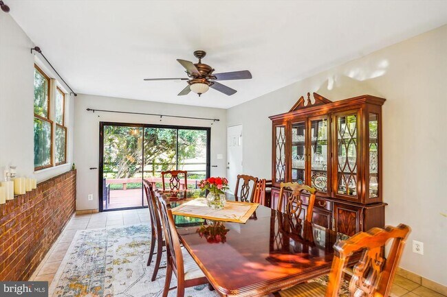 Photo - 1803 Rupert St