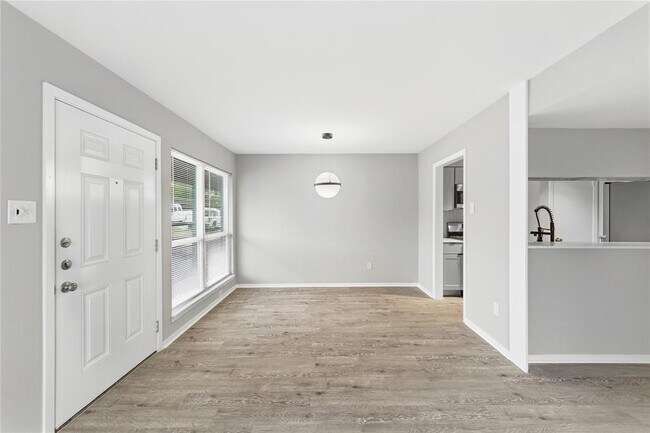 Photo - 2618 Ektom Dr