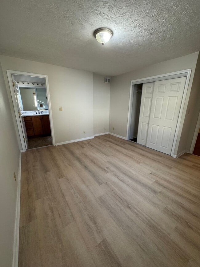 Photo - 1934 Harvard St