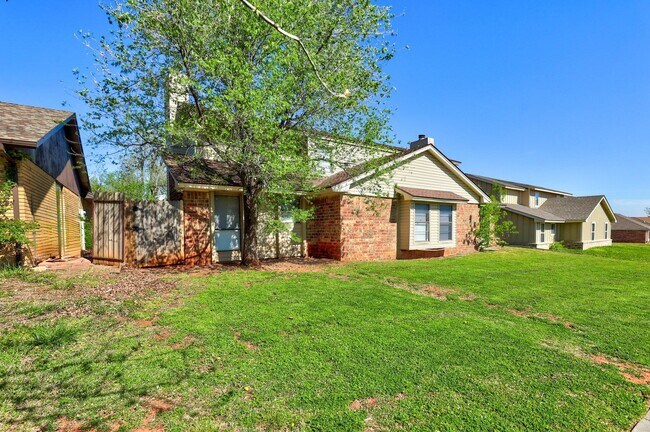 Duplex Available Now! - Duplex Available Now!