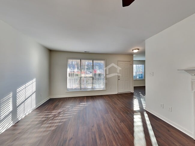 Photo - 109 Johnson St