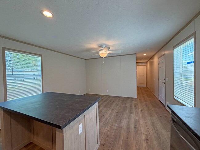 Photo - 781 W Walcott Rd