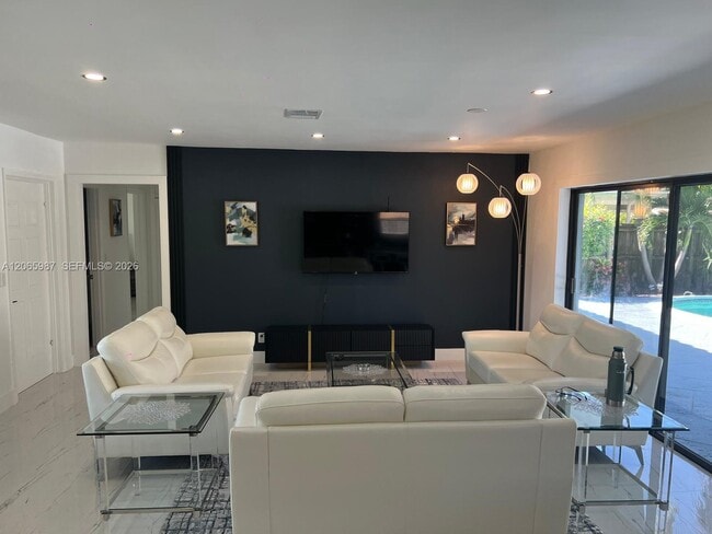 Photo - 1112 N 13th Ave