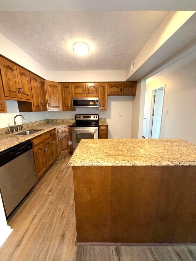 Photo - 1440 Slade Ave Unit 202